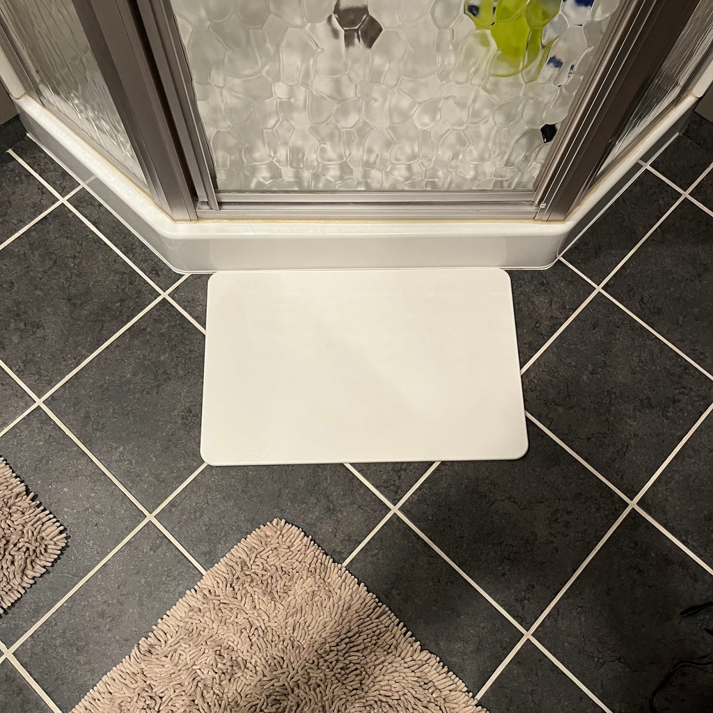 Japanese frost mountain wave-shaped anti-mildew absorbent quick-drying  diatomite bathroom floor mat-28x50cm - Shop shimoyama-jp Rugs & Floor Mats  - Pinkoi